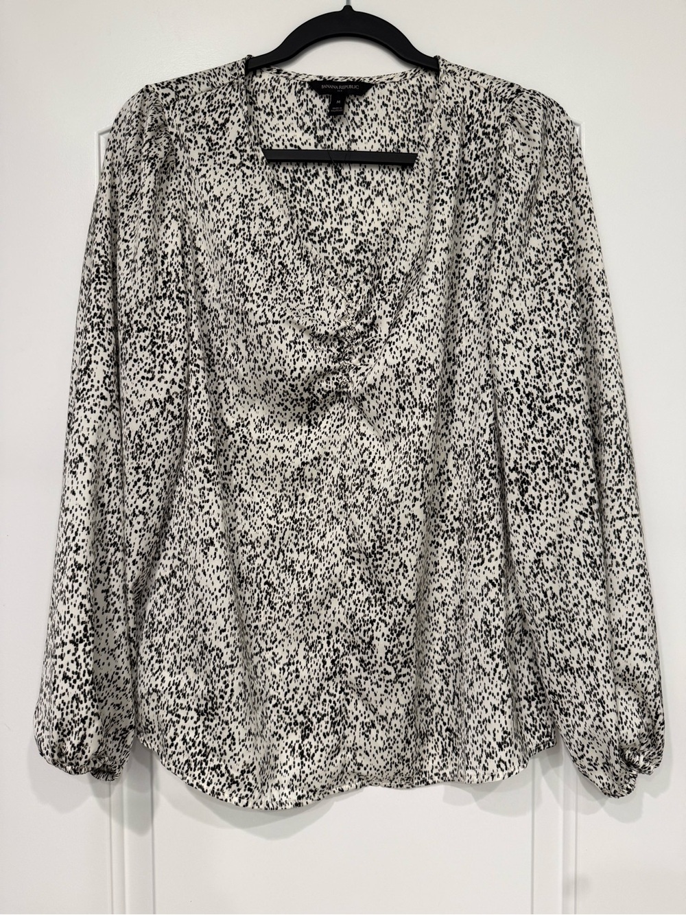 Banana Republic Black and White Speckled Long-Sleeve Blouse